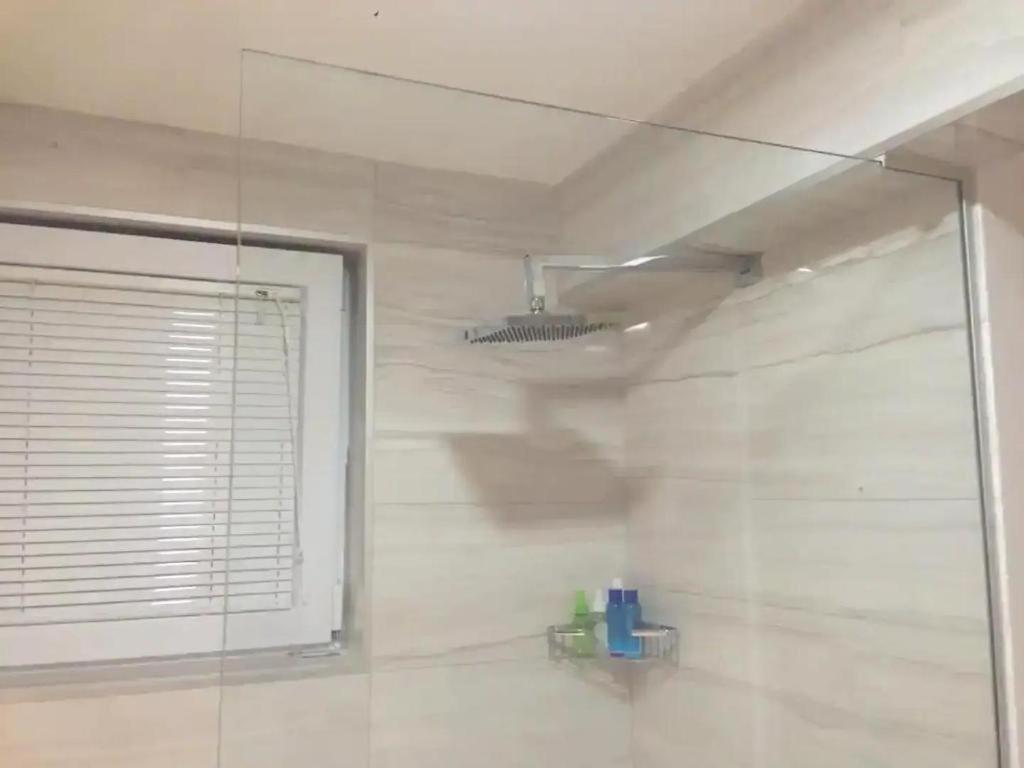 Designer In Old Town Apartment *