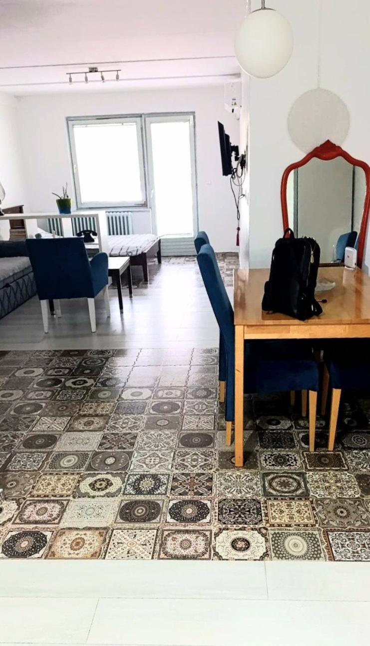 Apartment Designer In Old Town *